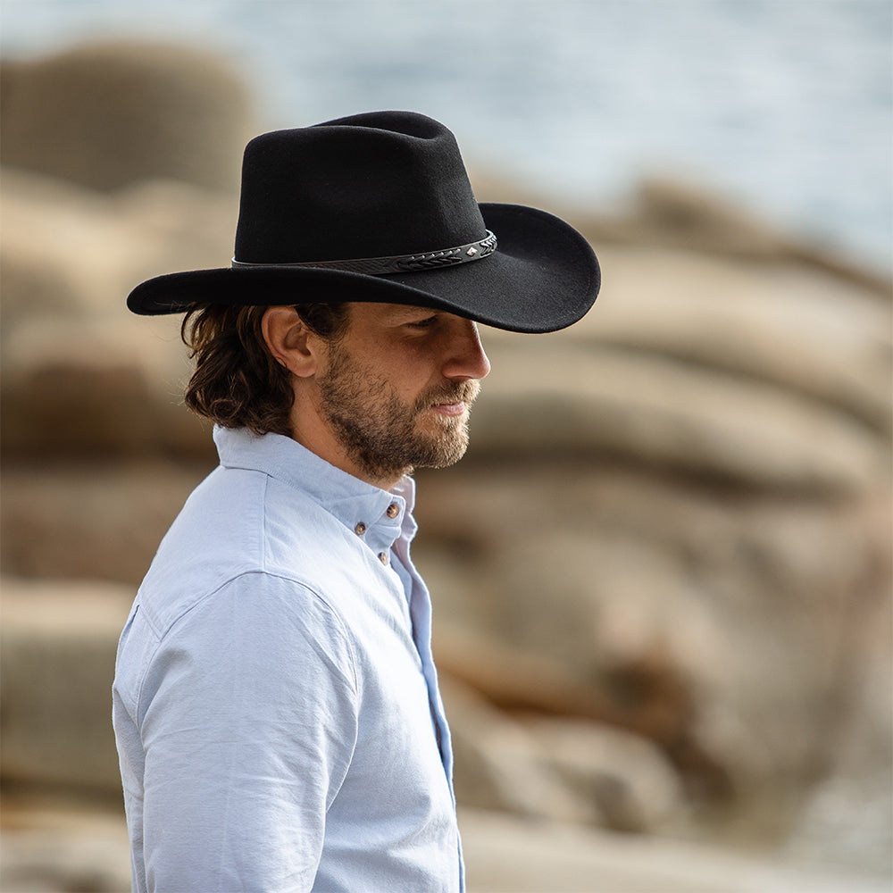 Black cowboy hats store for men